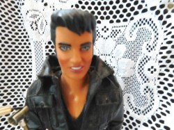 ELVIS RED STAND TOP